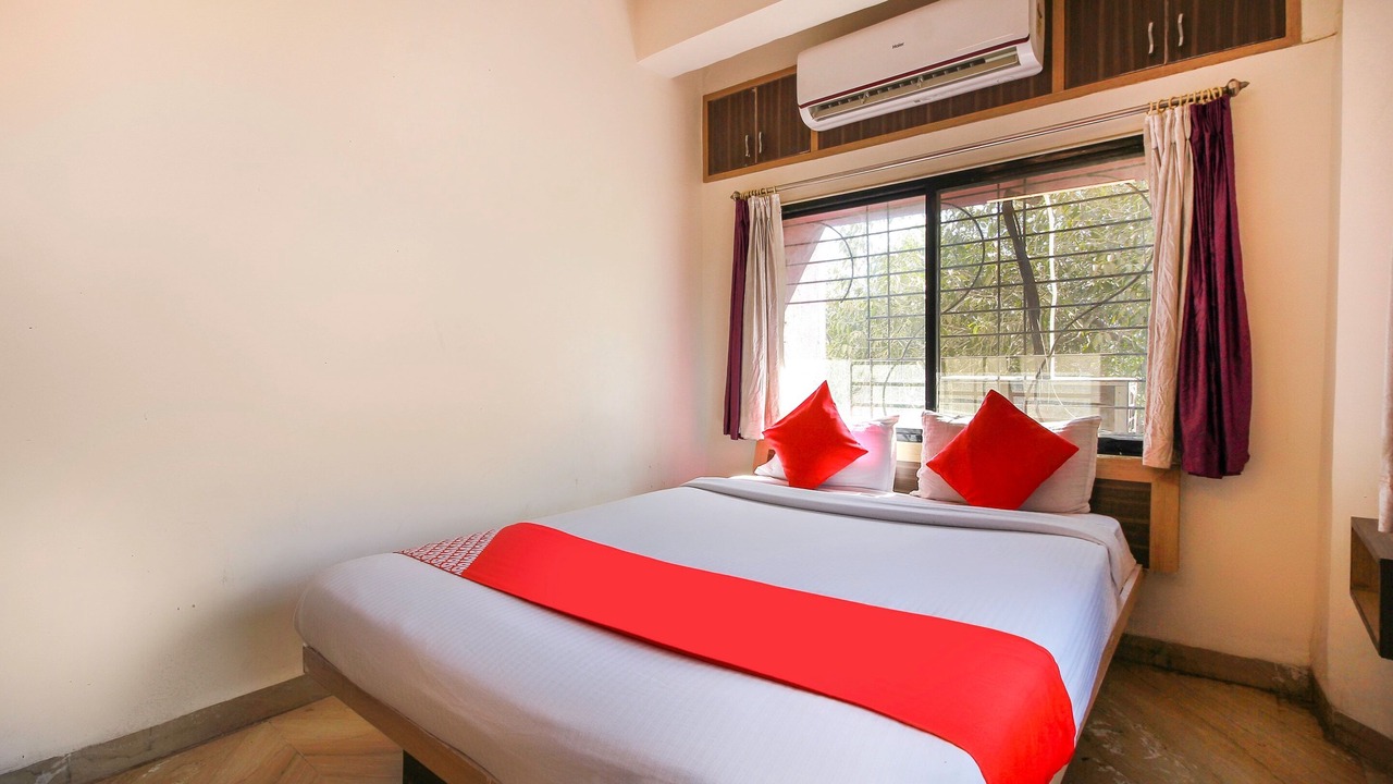 Photo of Bedroom in Daulatabad