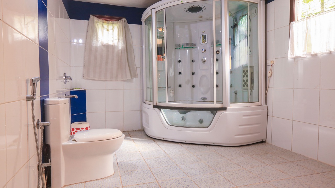 Photo of Bathroom in Naduvattam