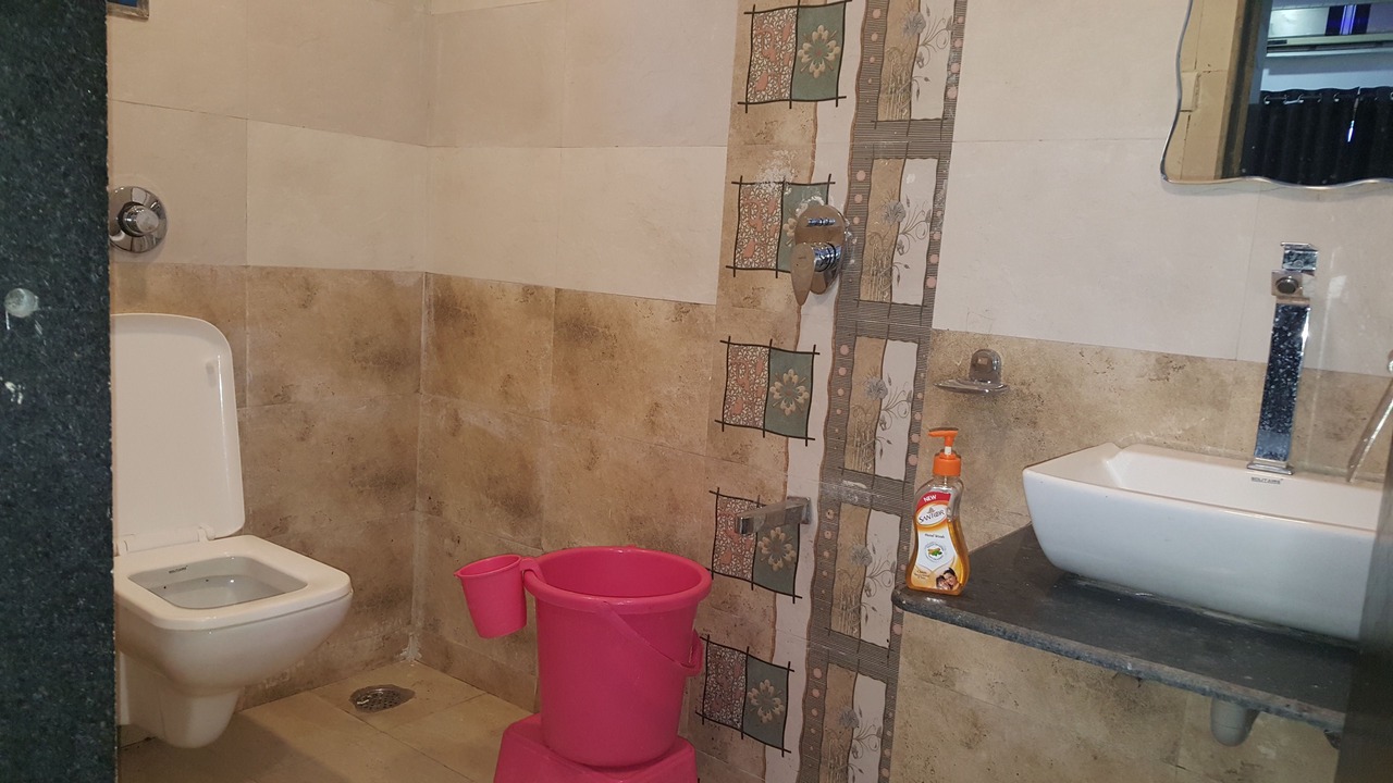Photo of Bathroom in Mahabaleshwar
