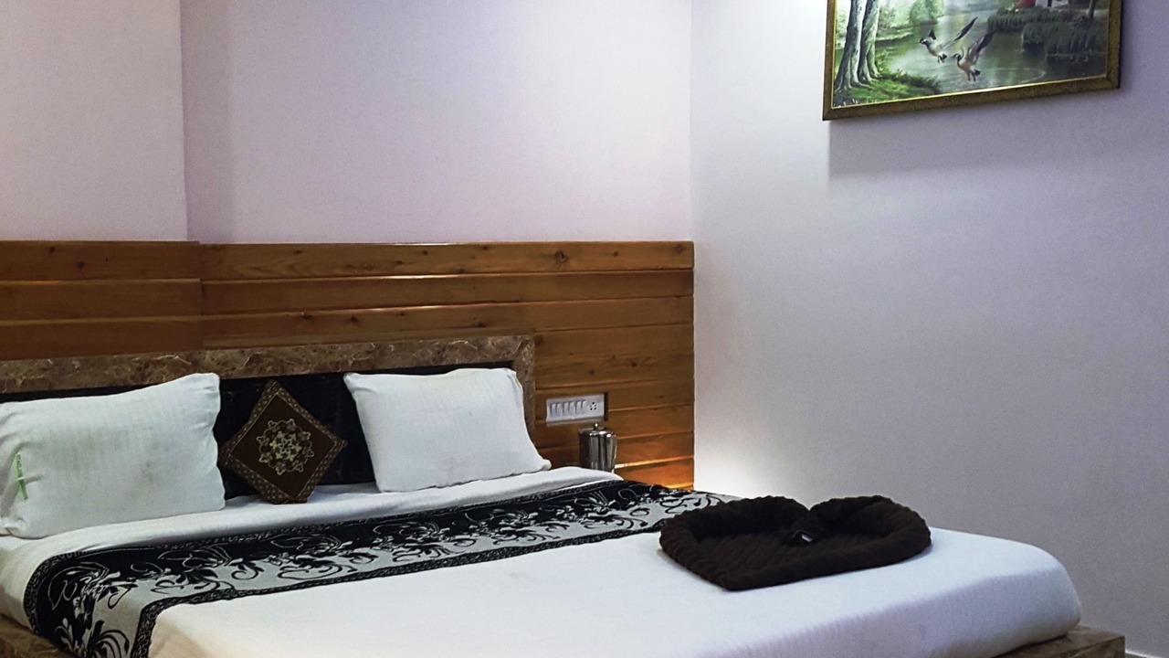 Photo of Bedroom in Mahabaleshwar