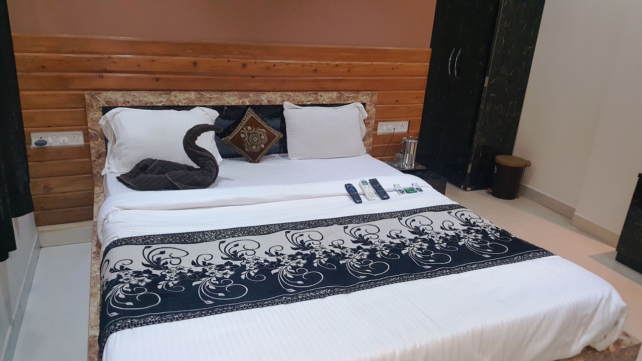 Photo of Bedroom in Mahabaleshwar