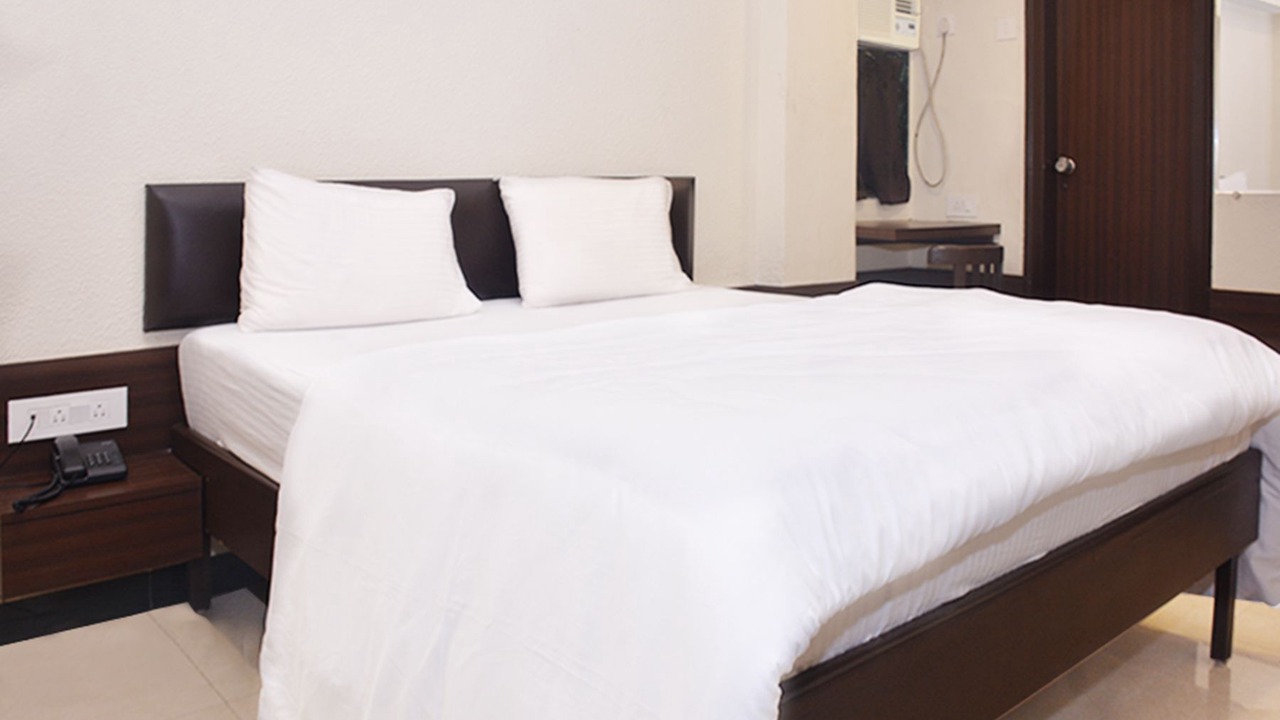 Photo of Bedroom in Malad East