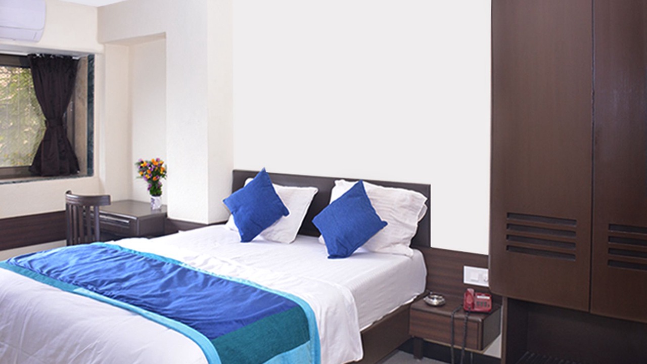 Photo of Bedroom in Malad East