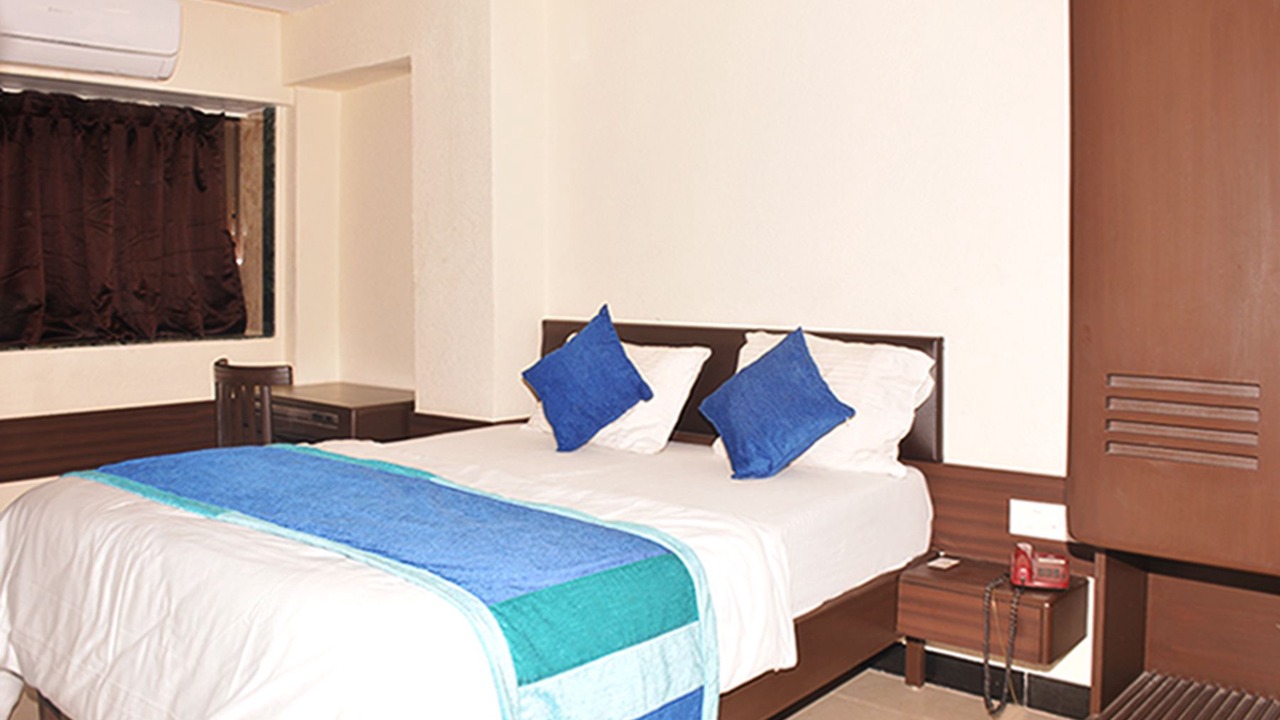 Photo of Bedroom in Malad East