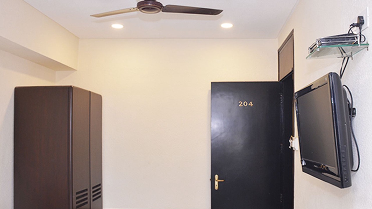 Photo of Bedroom in Malad East