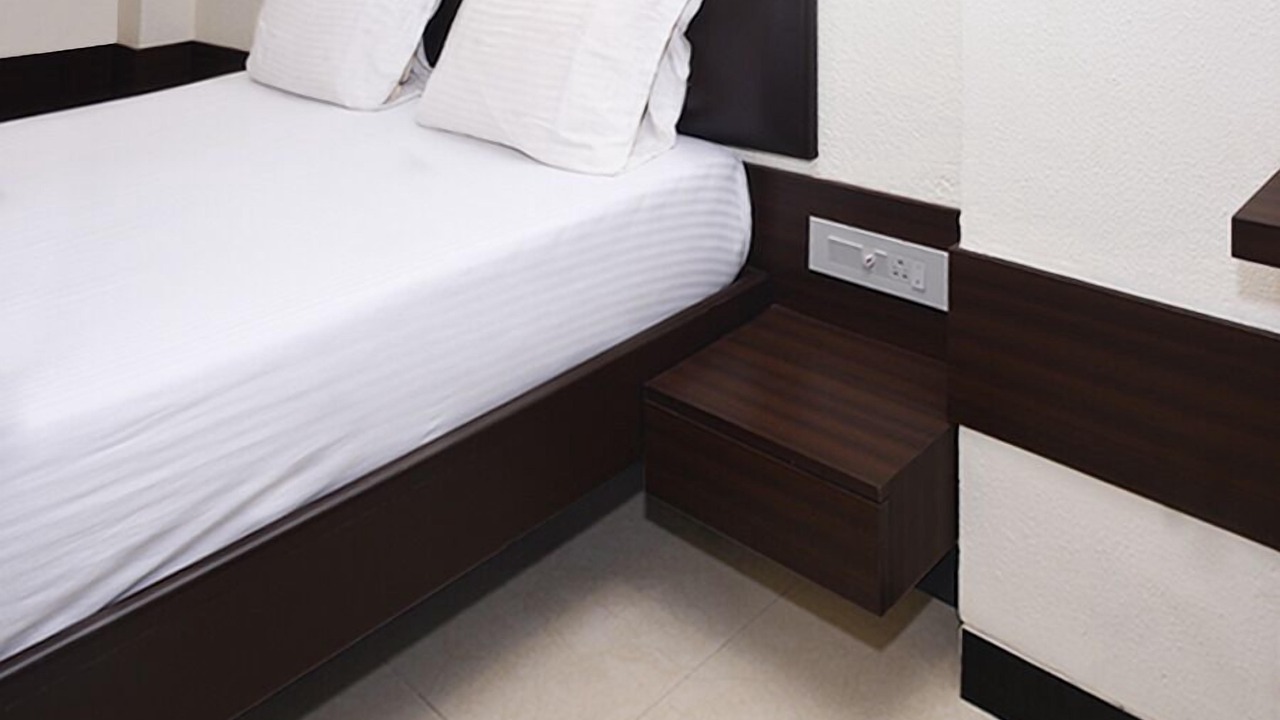 Photo of Bedroom in Malad East