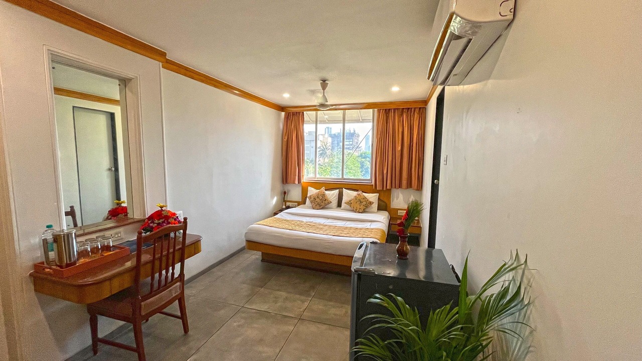 Photo of Bedroom in Dadar East