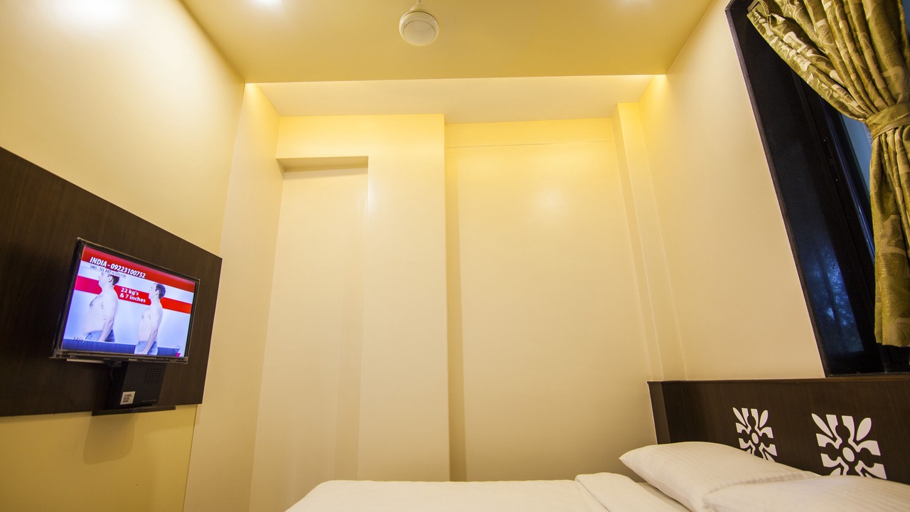 Photo of Bedroom in Dadar East