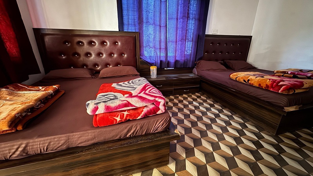 Photo of Bedroom in Kedarnath