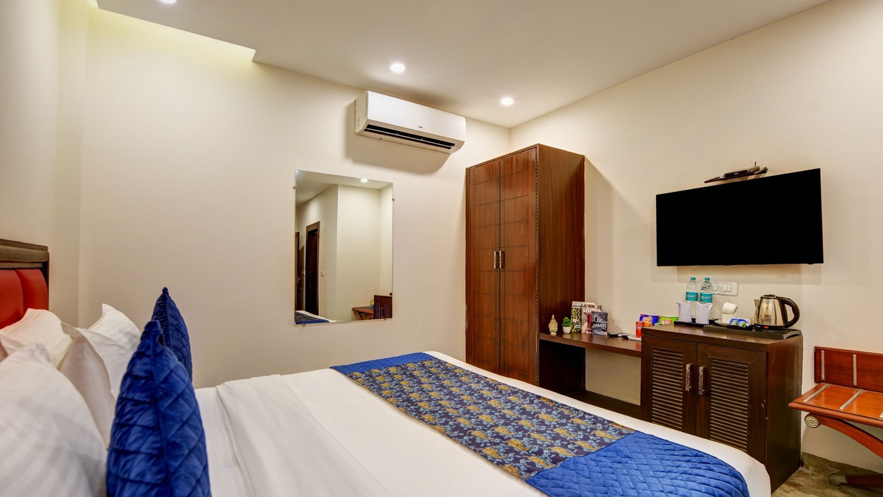 Photo of Bedroom in Mahipalpur