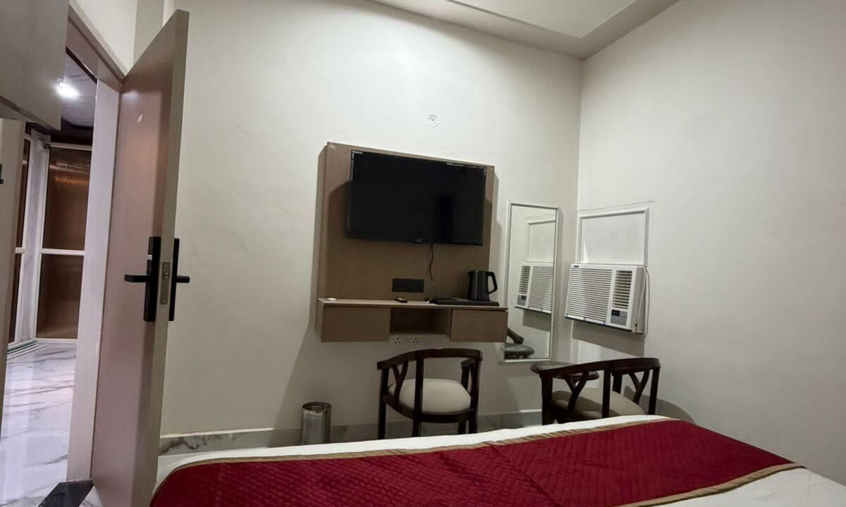 Photo of Bedroom in Bilaspur