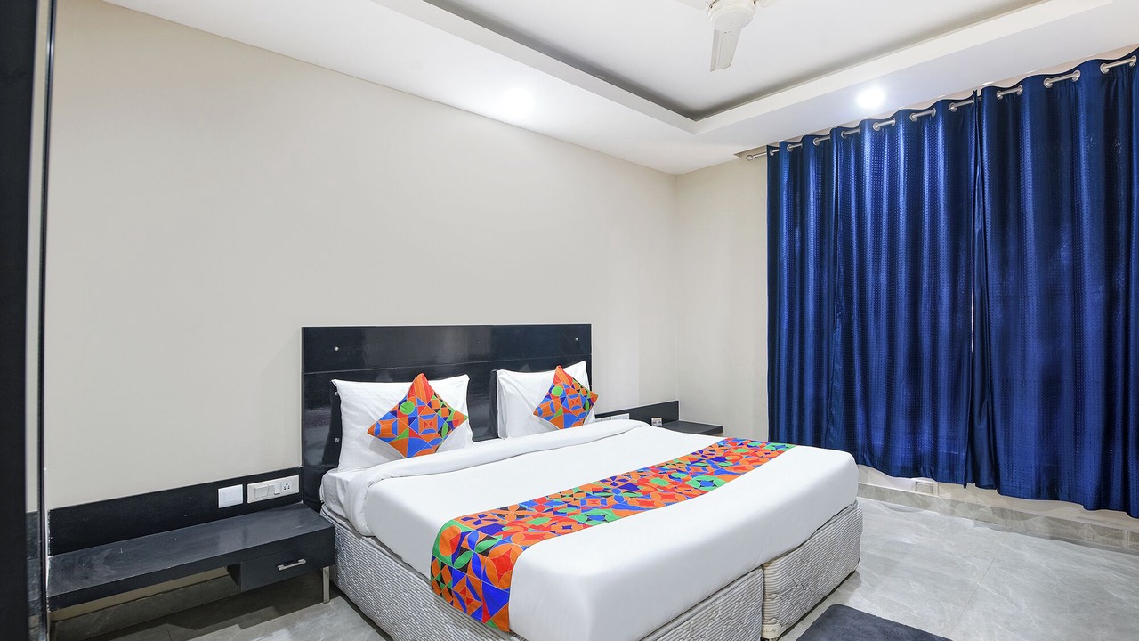 Photo of Bedroom in DLF Phase 3