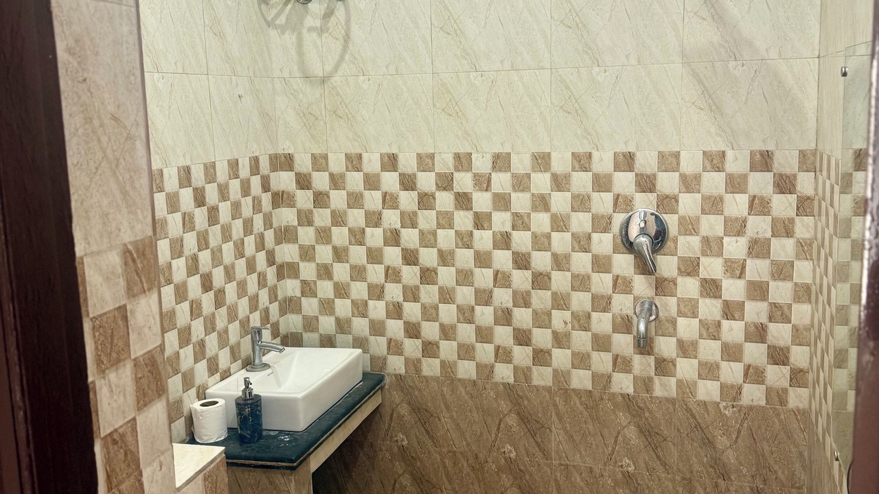 Photo of Bathroom in Tapovan