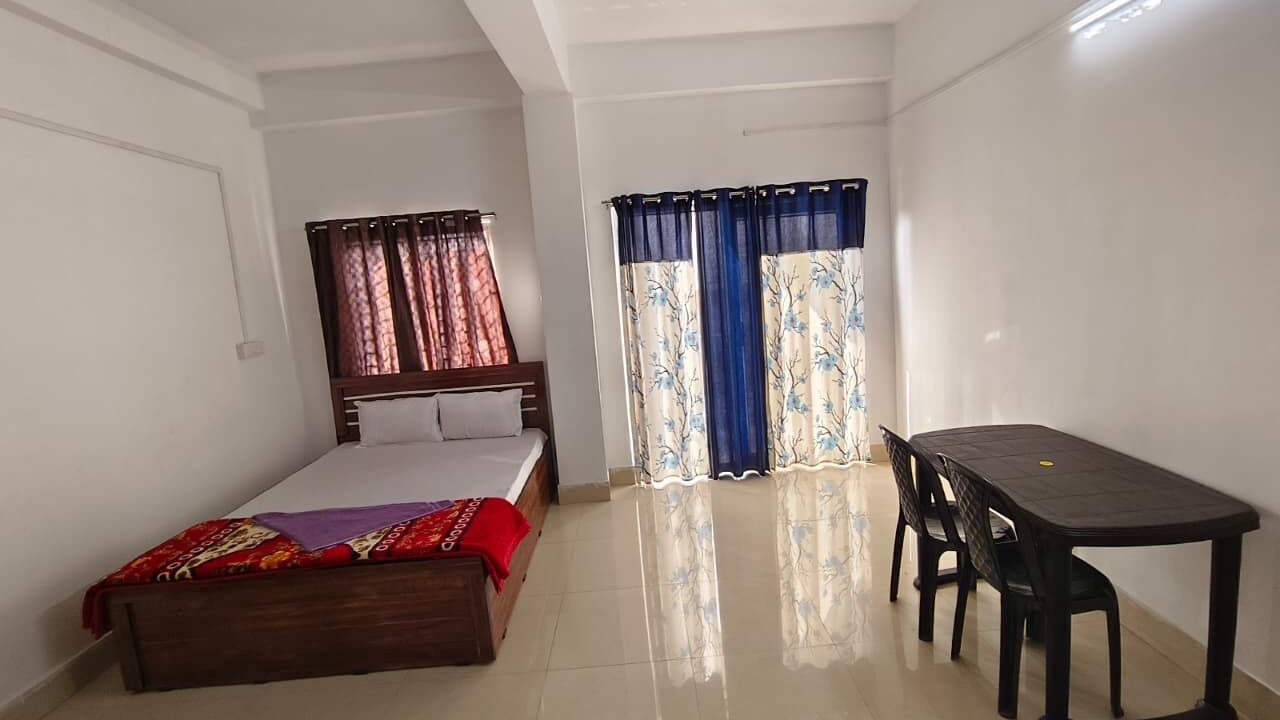 Photo of Bedroom in Sualkuchi