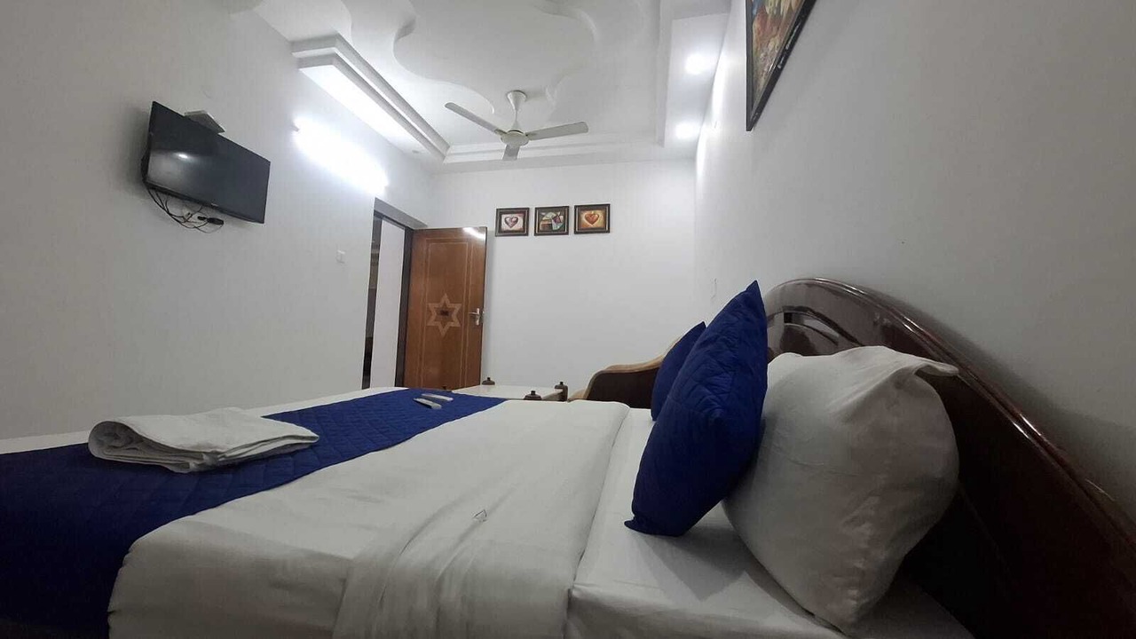 Photo of Bedroom in DLF City
