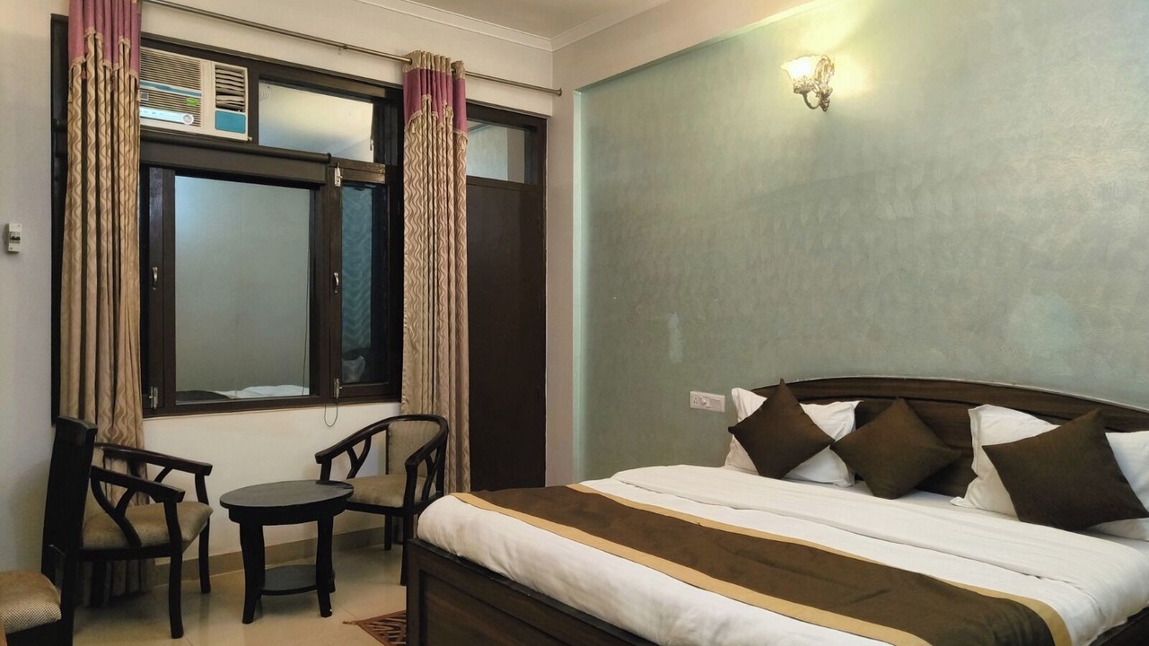 Photo of Bedroom in Bhimtal