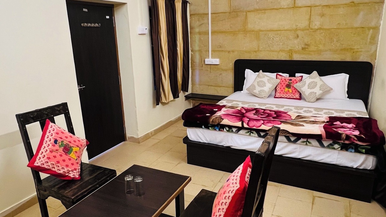 Photo of Bedroom in Amar Sagar Pol
