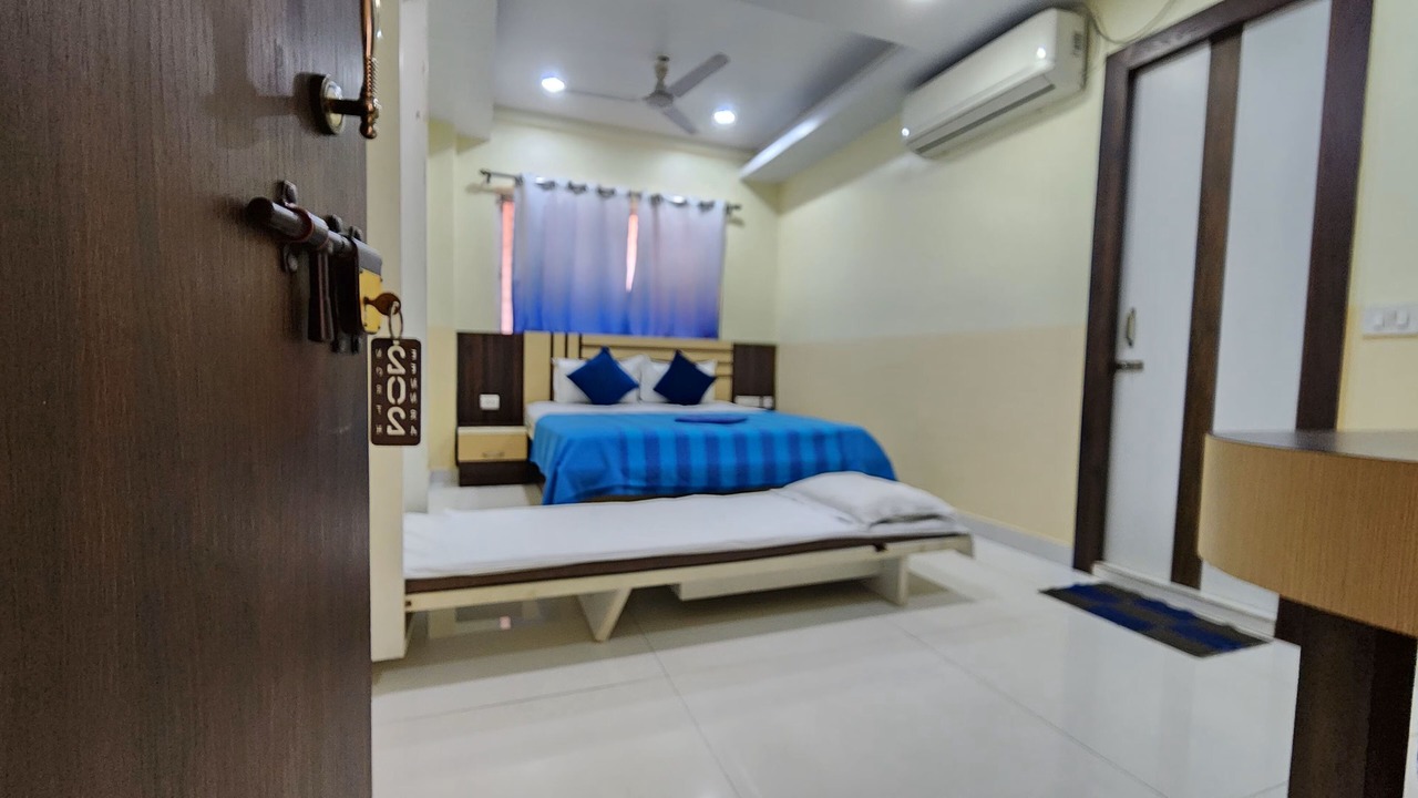 Photo of Bedroom in Sealdah