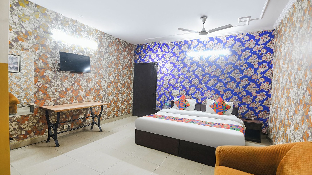 Photo of Bedroom in Kalkaji
