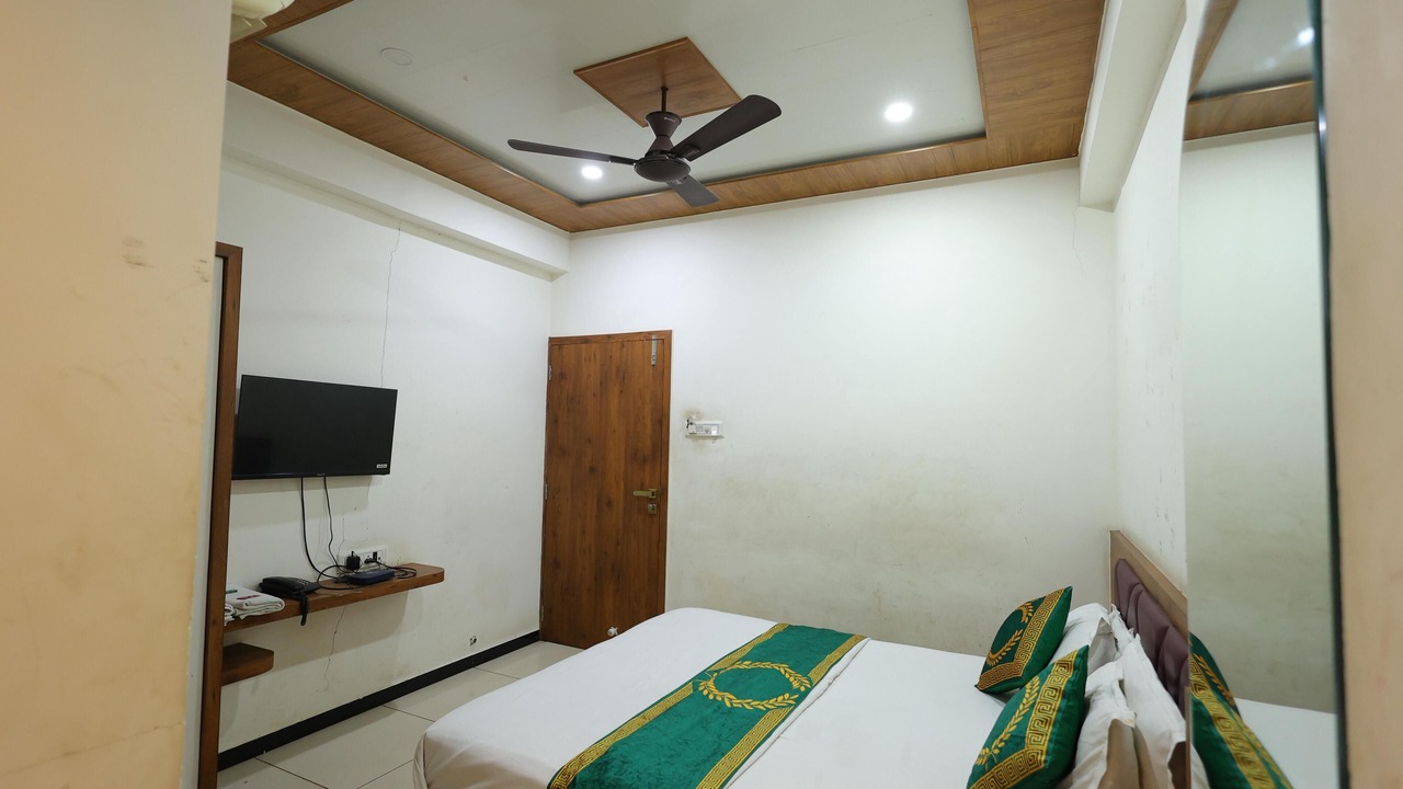 Photo of Bedroom in Rajkot