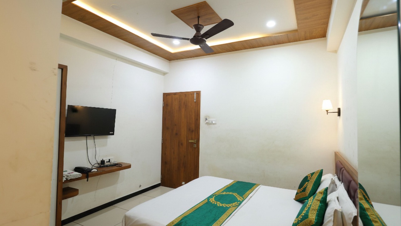Photo of Bedroom in Rajkot