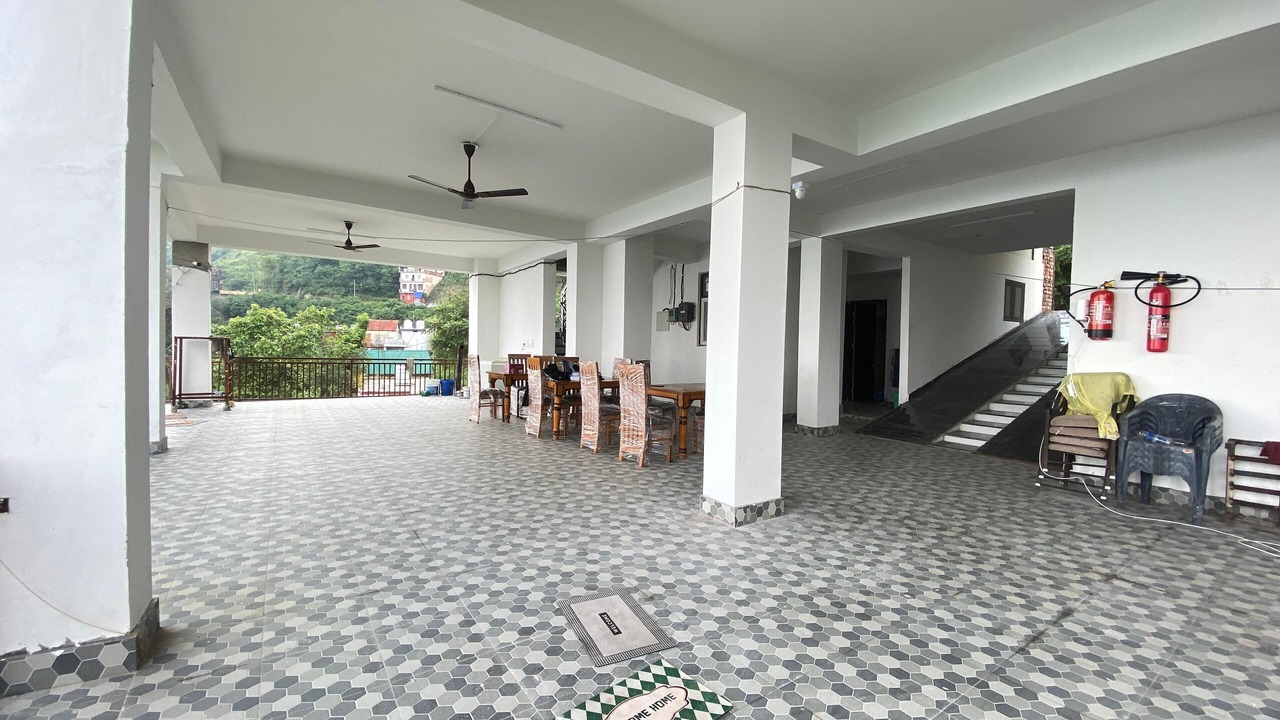 Photo of Livingroom in Naina Devi