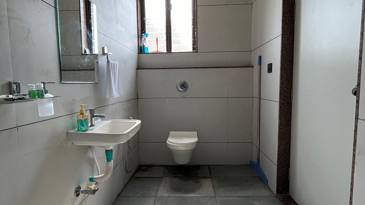 Photo of Bathroom in Vadgam