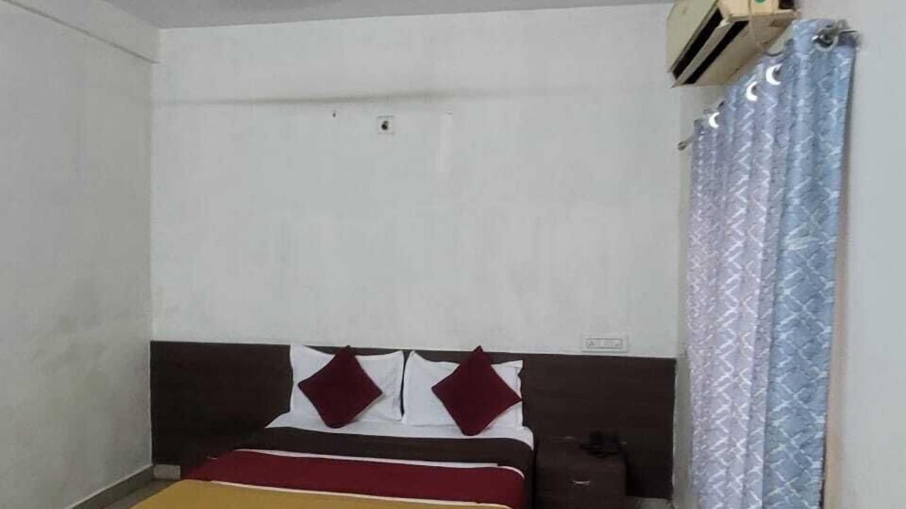 Photo of Bedroom in Veraval
