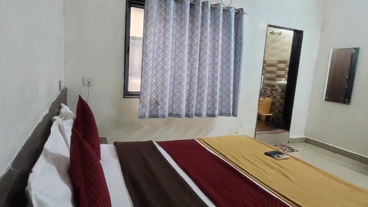 Photo of Bedroom in Veraval