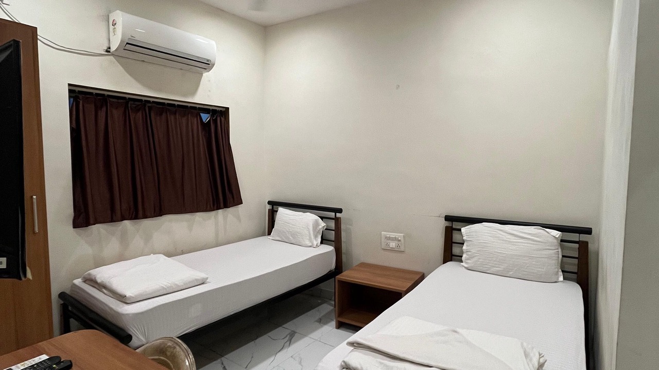 Photo of Bedroom in Powai