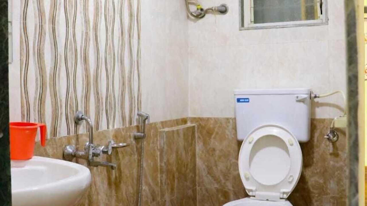 Photo of Bathroom in Mahabaleshwar