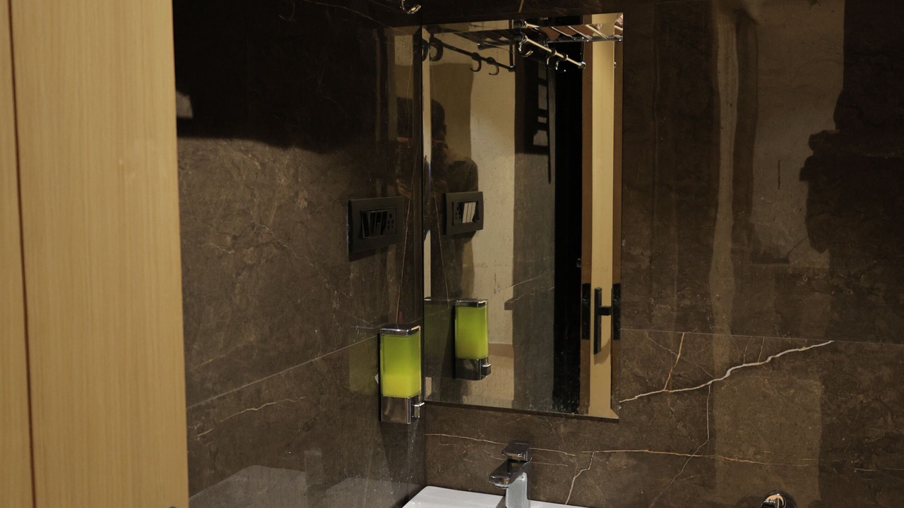 Photo of Bathroom in Gayariawas