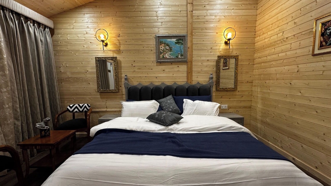 Photo of Bedroom in Badrinath