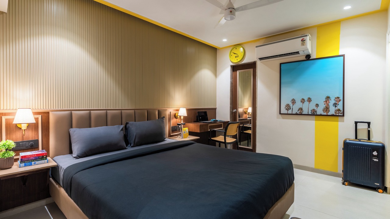 Photo of Bedroom in Vile Parle