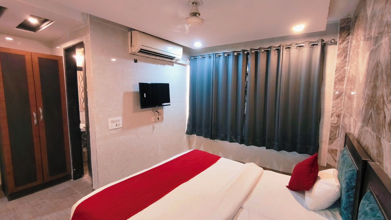 Photo of Bedroom in Kalkaji