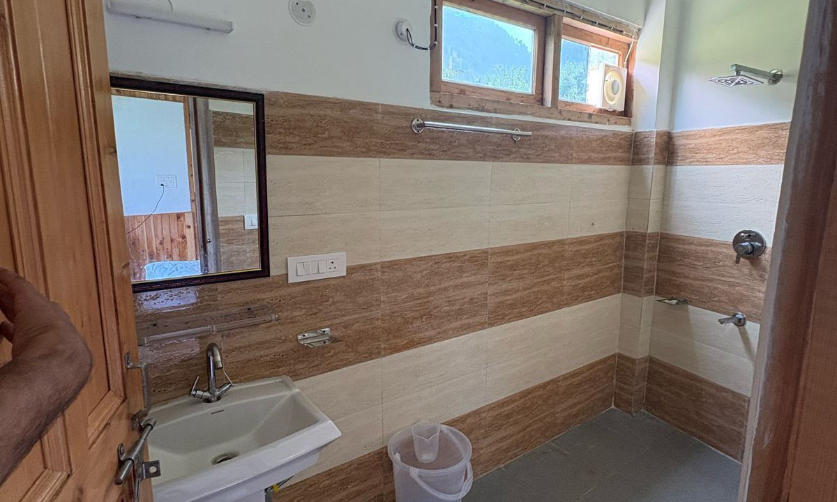 Photo of Bathroom in Ghiyagi