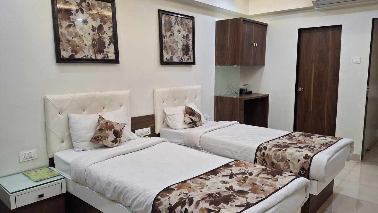 Photo of Bedroom in Bhavnagar