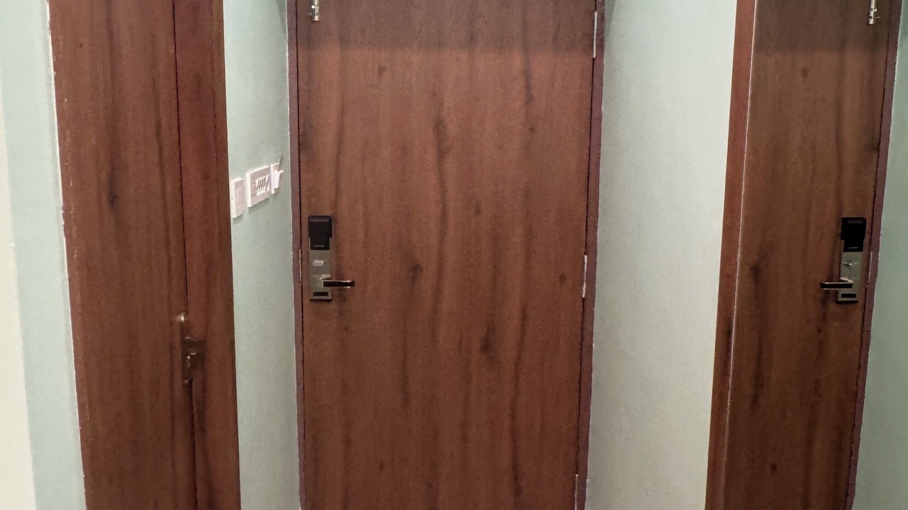Photo of Bedroom in Sealdah