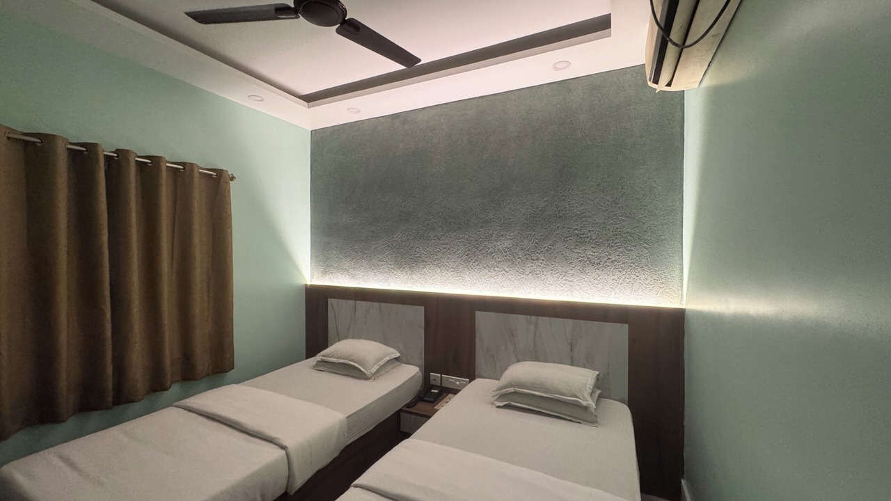 Photo of Bedroom in Sealdah