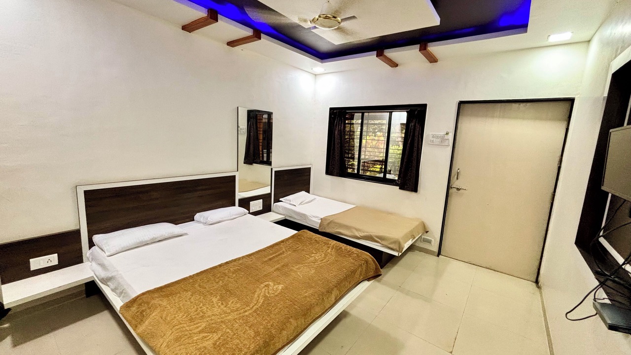 Photo of Bedroom in Mahabaleshwar