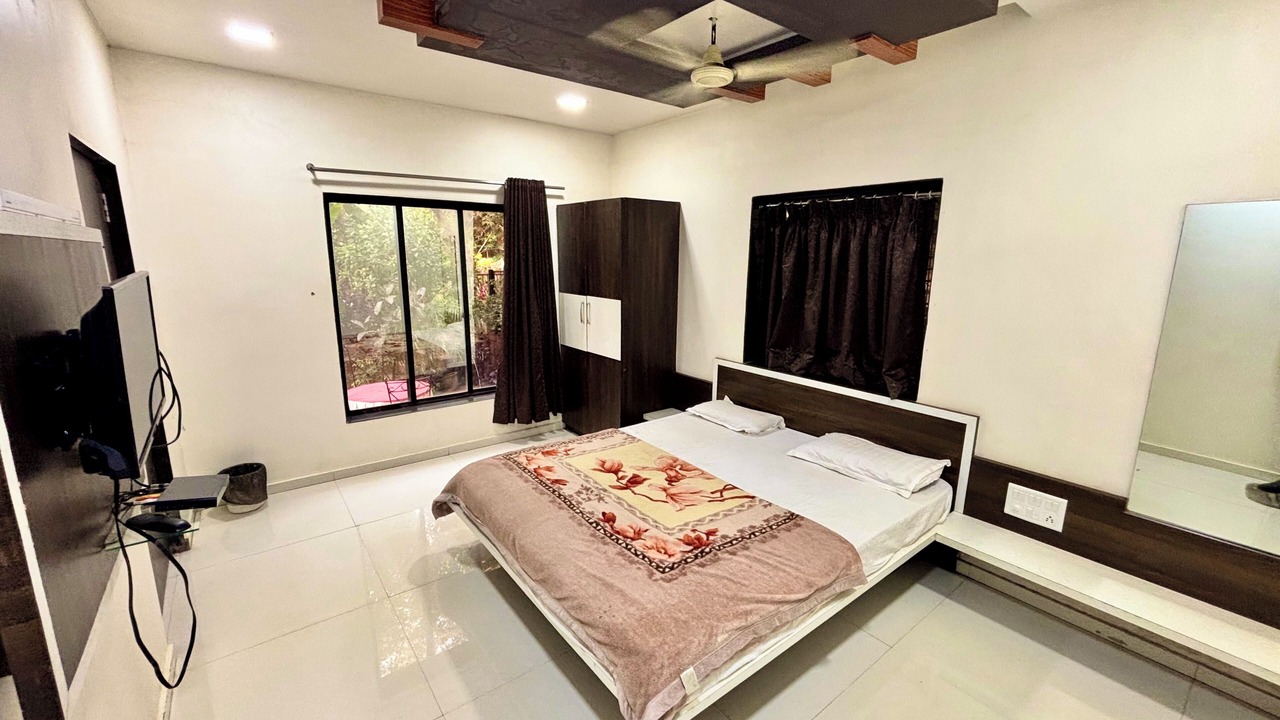 Photo of Bedroom in Mahabaleshwar
