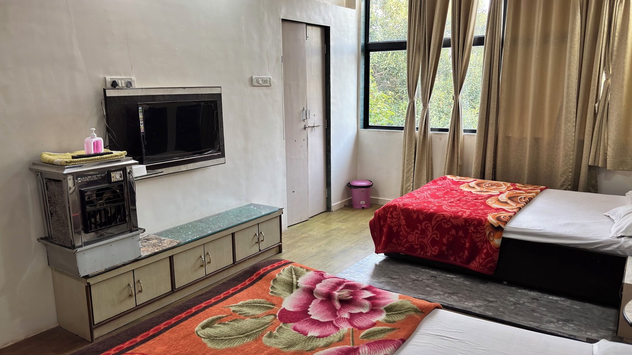 Photo of Bedroom in Mahabaleshwar