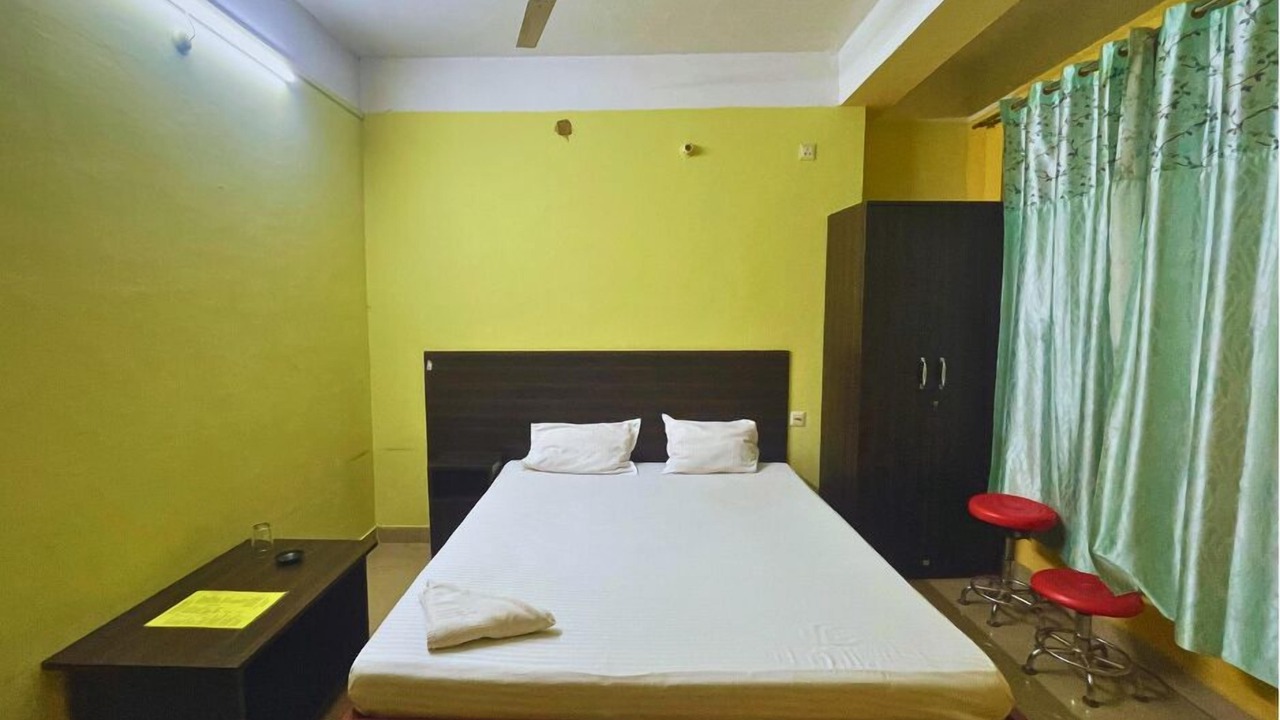 Photo of Bedroom in Sualkuchi
