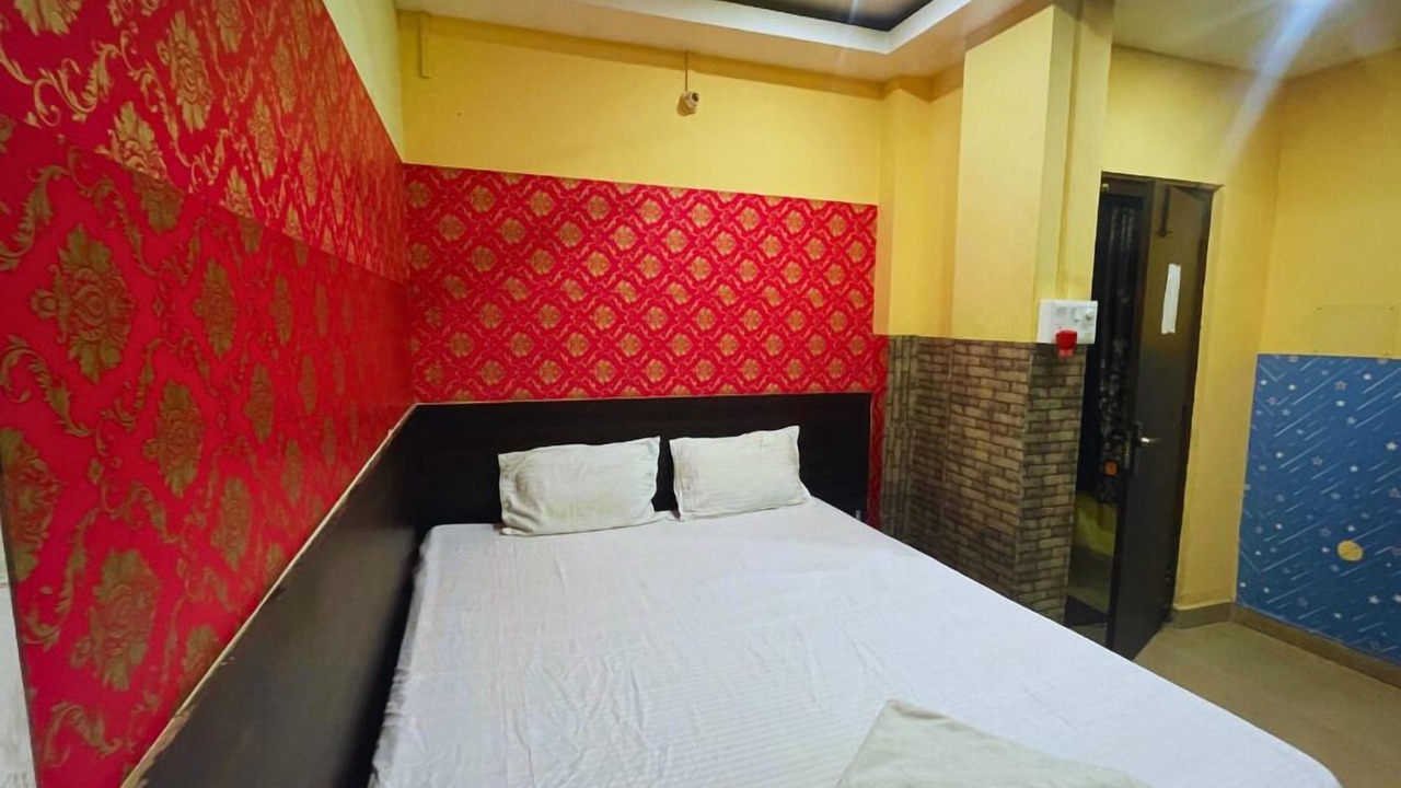 Photo of Bedroom in Sualkuchi