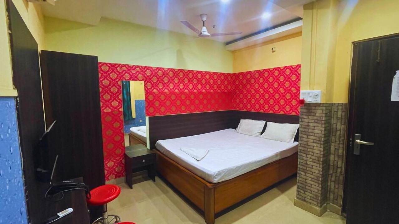 Photo of Bedroom in Sualkuchi