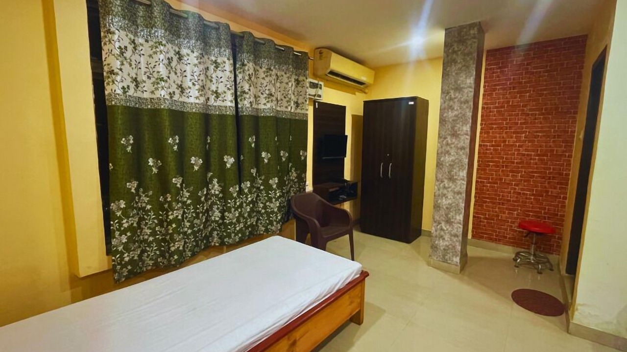 Photo of Bedroom in Sualkuchi