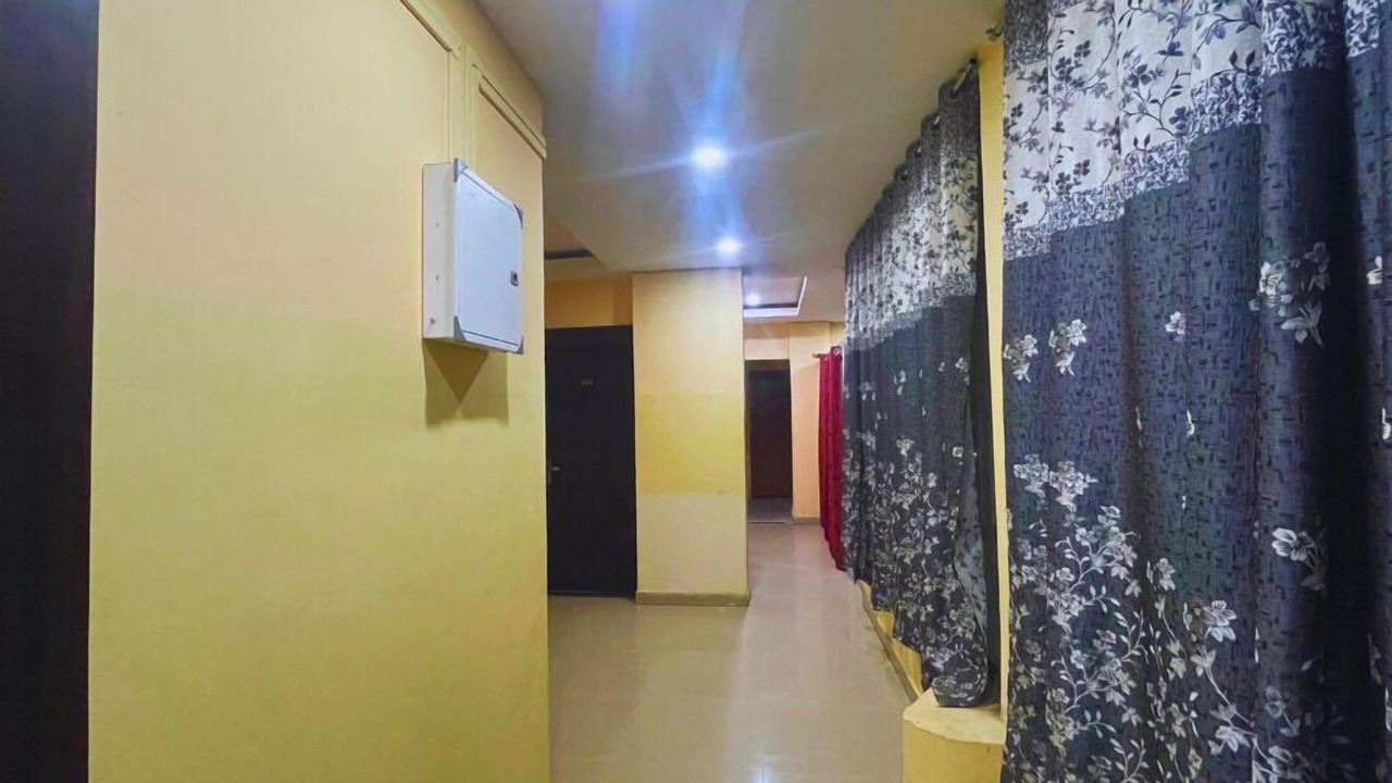 Photo of Bedroom in Sualkuchi