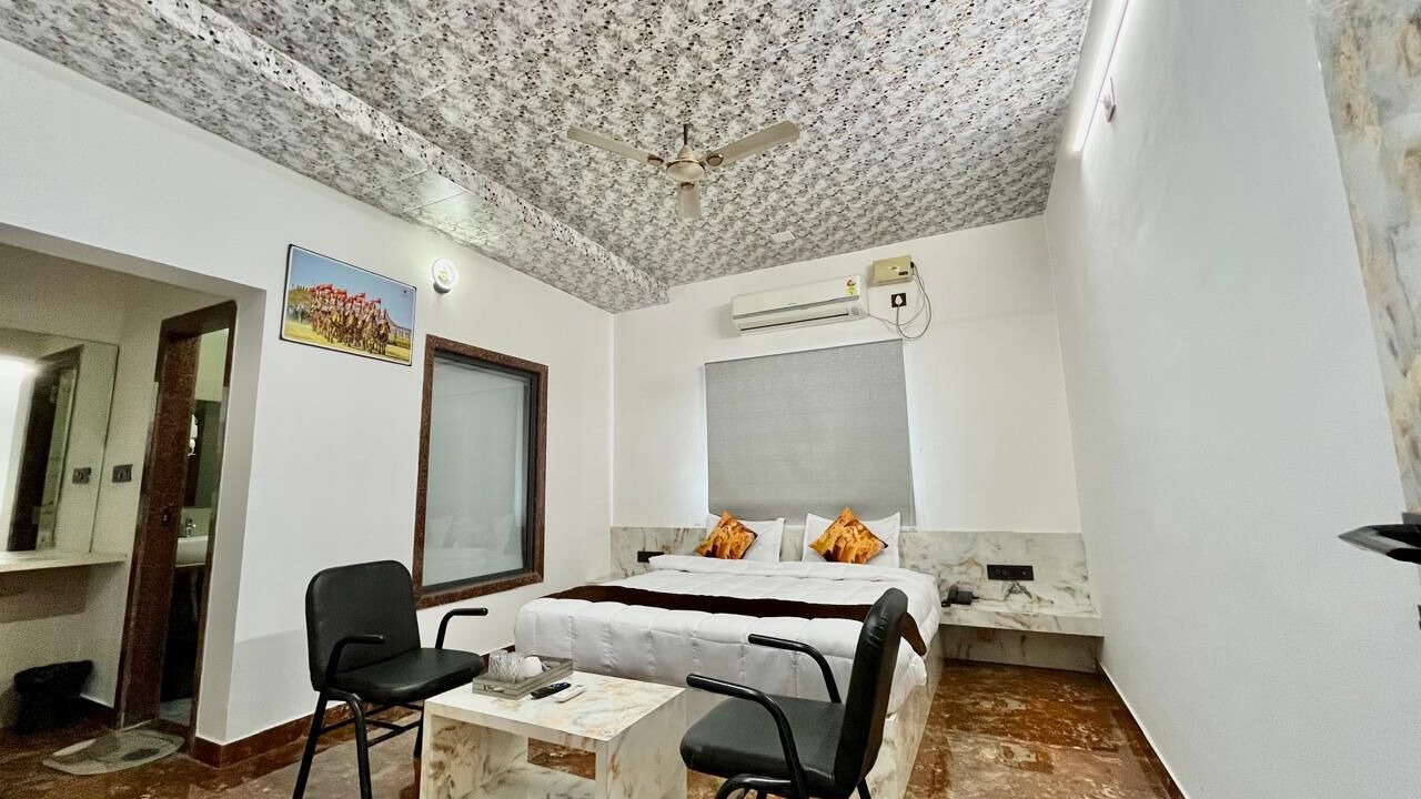 Photo of Bedroom in Mount Abu