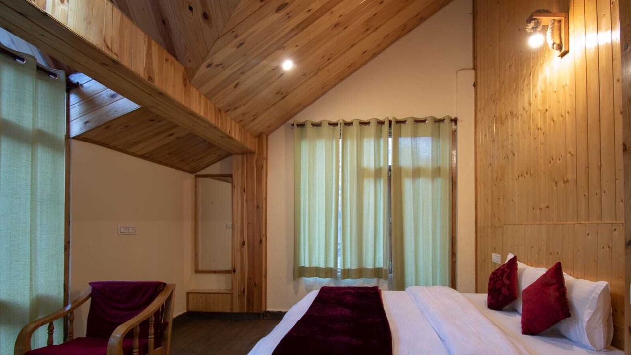 Photo of Bedroom in Jibhi