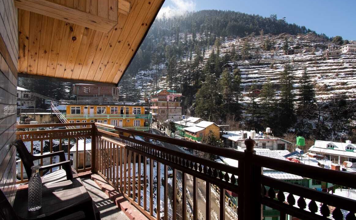 Photo of Bedroom in Jibhi